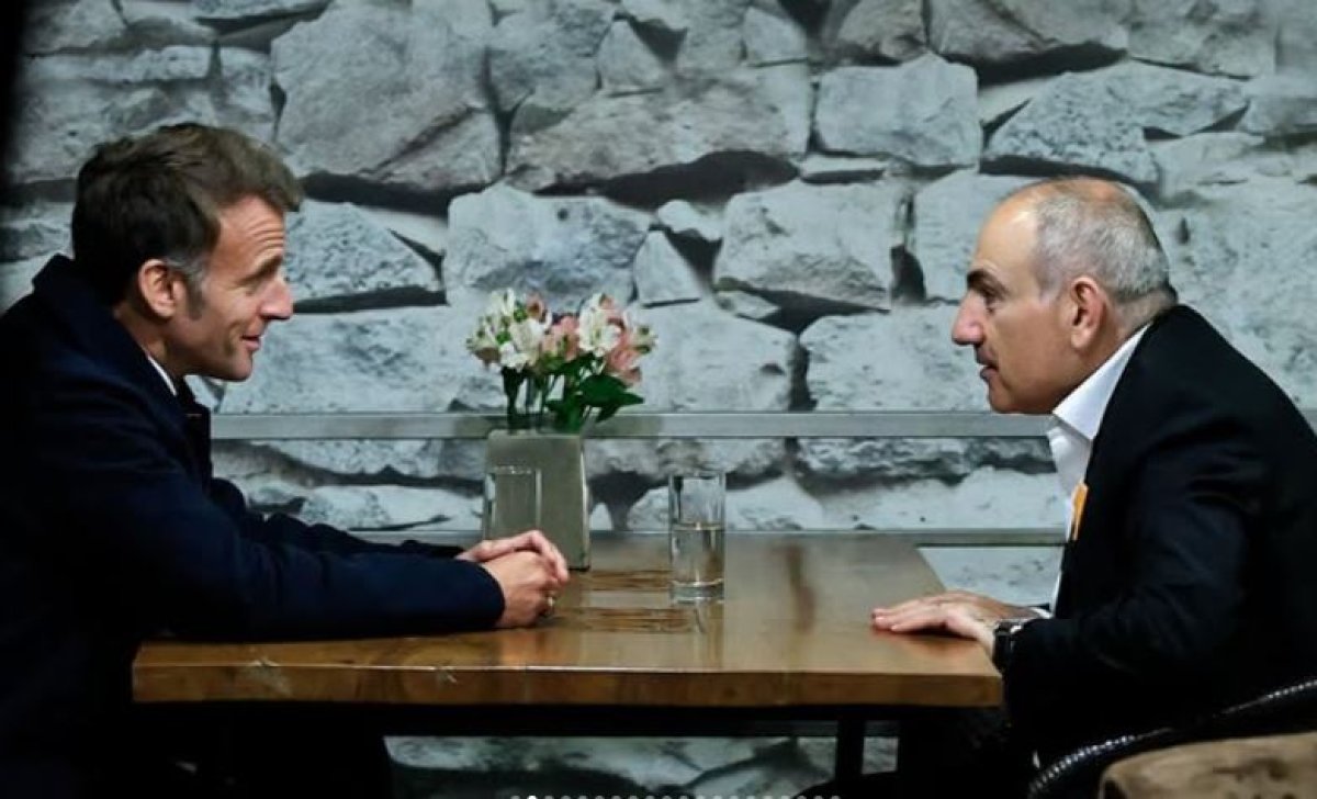 ERİVANDA MACRON VE PAŞİNYAN KOL KOLA!