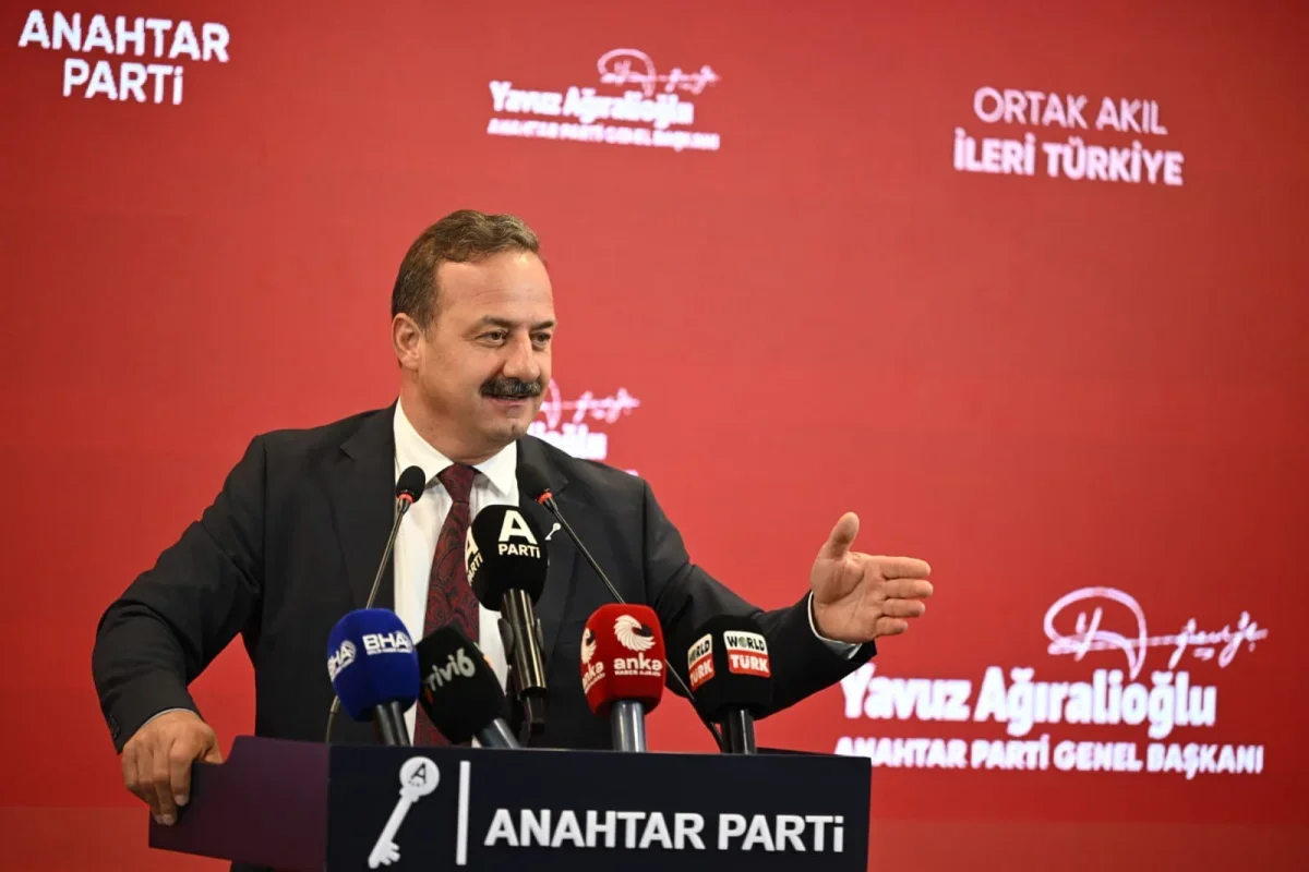 Yavuz Ağıralioğlu’ndan ittifak iddialarına net yanıt: “Milletle ittifak gündemliyiz”